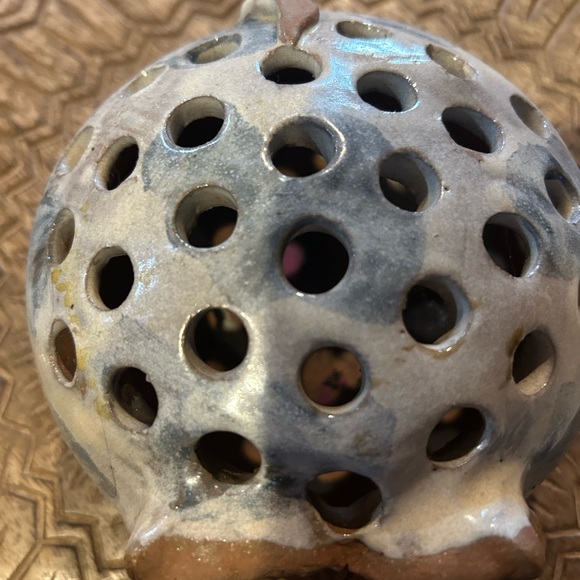 Handcrafted Cat pottery flower frog - Picture 2 of 6